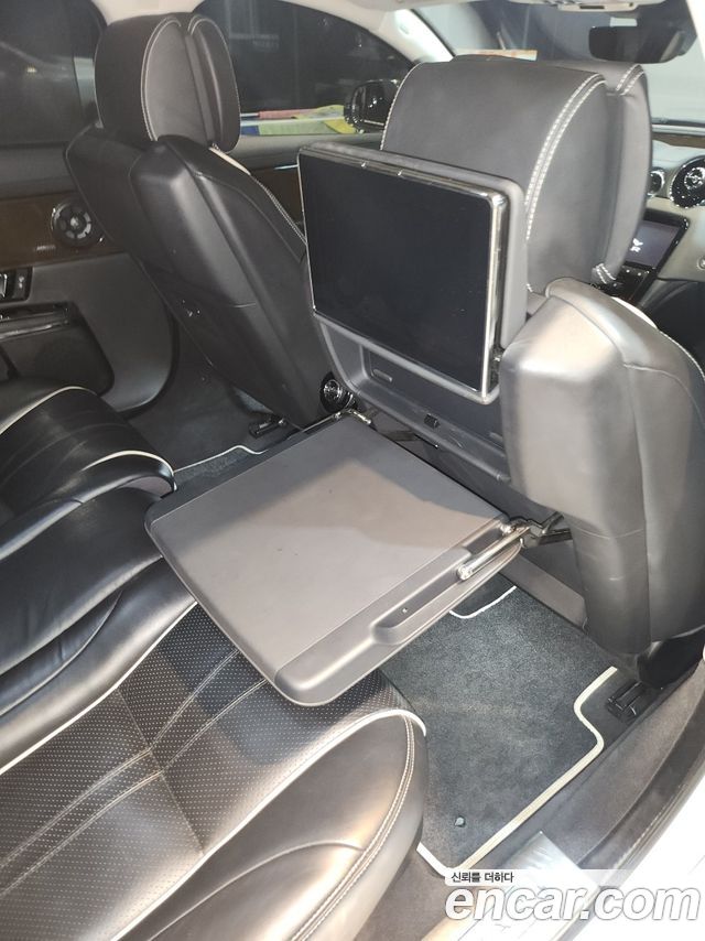 Jaguar XJ 3.0D Premium Luxury LWB X351 2019 — фото 17