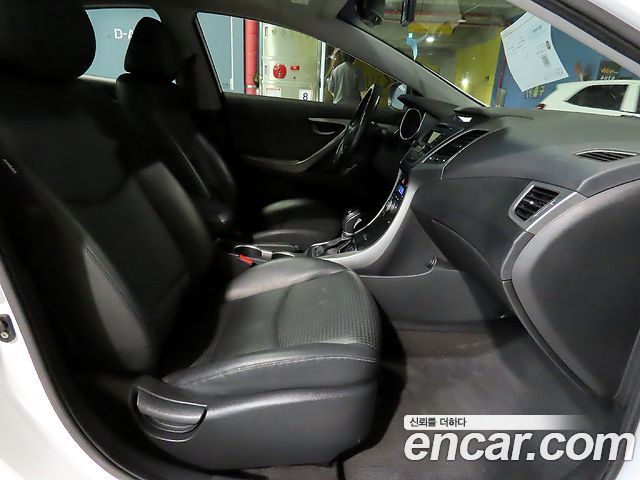Hyundai Avante 1.6 GDi Modern Standard 2015 — фото 8