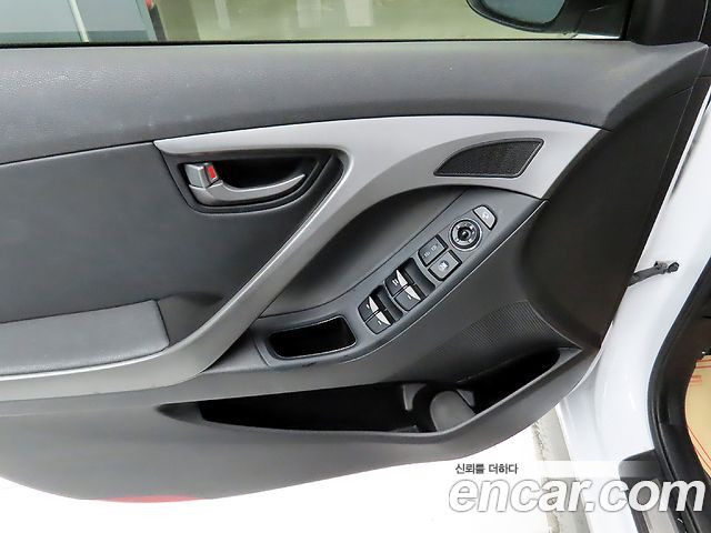 Hyundai Avante 1.6 GDi Modern Standard 2015 — фото 18