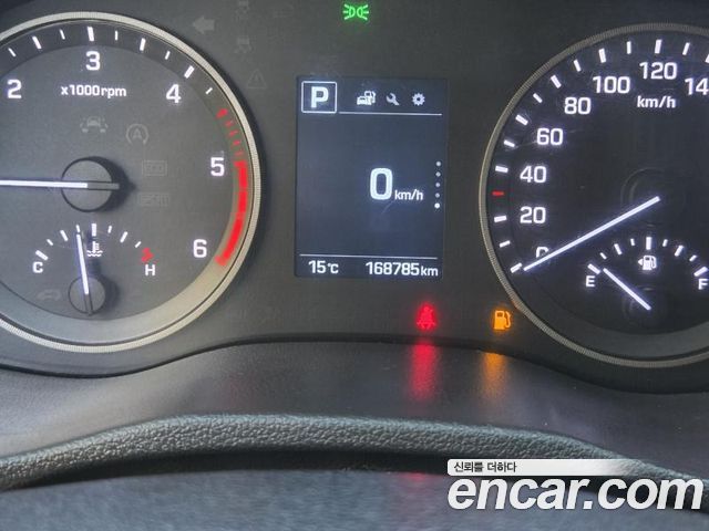 Hyundai Tucson Diesel 2.0 2WD Style 2016 — фото 8