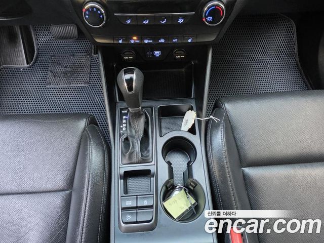 Hyundai Tucson Diesel 2.0 2WD Style 2016 — фото 9