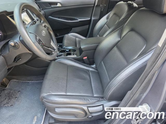 Hyundai Tucson Diesel 2.0 2WD Style 2016 — фото 10
