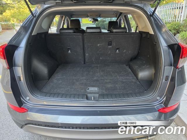 Hyundai Tucson Diesel 2.0 2WD Style 2016 — фото 16