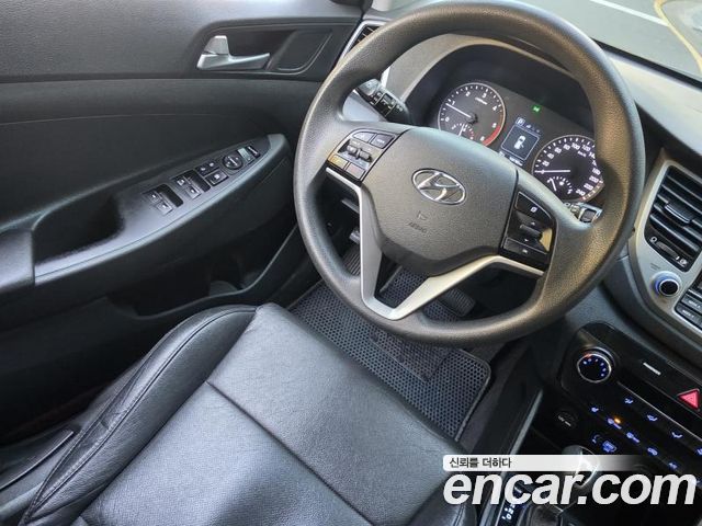 Hyundai Tucson Diesel 2.0 2WD Style 2016 — фото 20