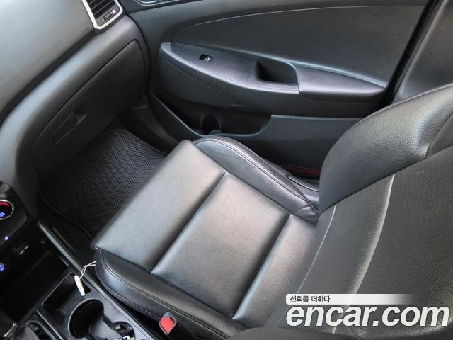Hyundai Tucson Diesel 2.0 2WD Style 2016 — фото 21