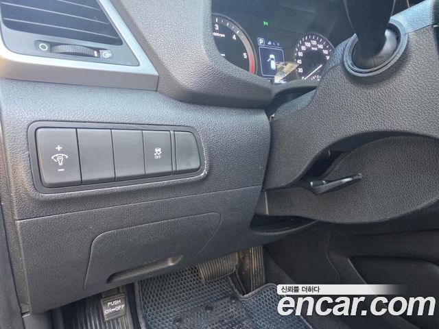 Hyundai Tucson Diesel 2.0 2WD Style 2016 — фото 22