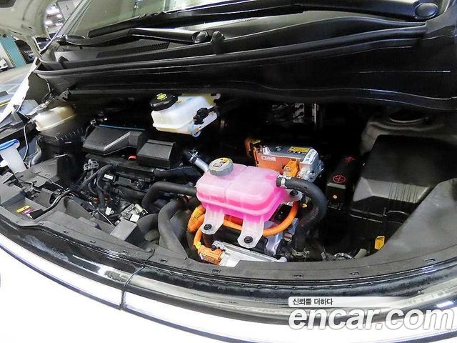 Hyundai Staria HEV 1.6 Lounge 9-Seater Mobility 2025 — фото 6