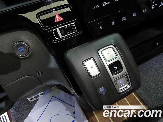 Hyundai Staria HEV 1.6 Lounge 9-Seater Mobility 2025 — фото 9