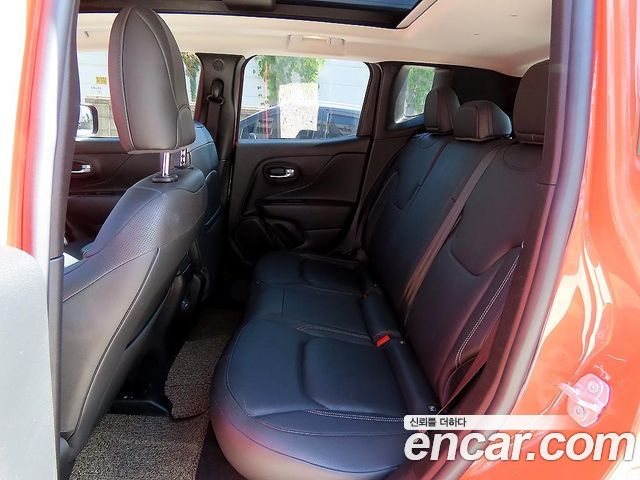 Jeep Renegade 2.4 Limited 2019 — фото 10