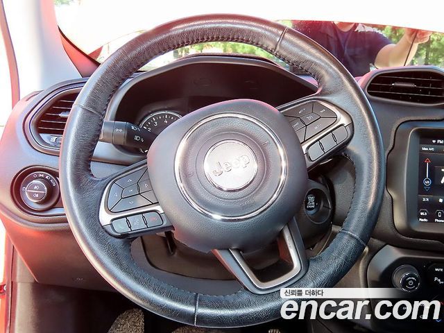 Jeep Renegade 2.4 Limited 2019 — фото 15