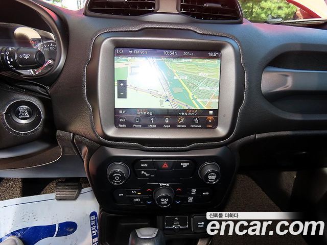 Jeep Renegade 2.4 Limited 2019 — фото 16