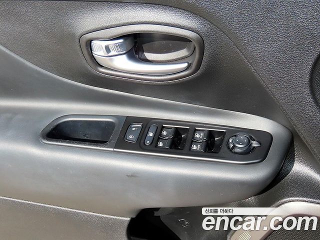 Jeep Renegade 2.4 Limited 2019 — фото 23