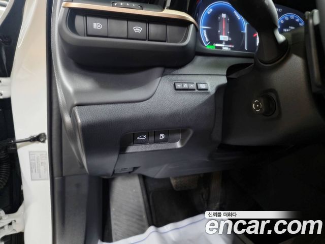 Toyota Crown Crossover 2.4 4WD Dual Boost HYbrid 2026 — фото 15