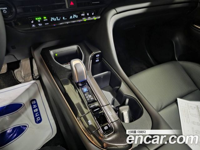Toyota Crown Crossover 2.4 4WD Dual Boost HYbrid 2026 — фото 21