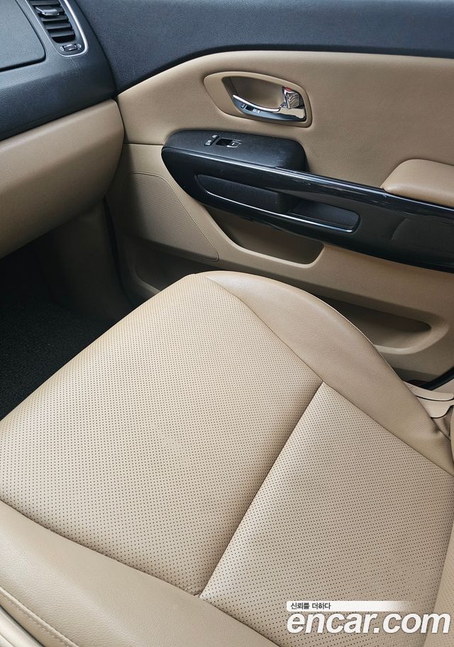 Kia Carnival 9-seater Prestige 2016 — фото 4