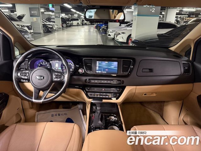 Kia Carnival Gasoline 9-Seater Hi-Limousine Noblesse Special 2020 — фото 7