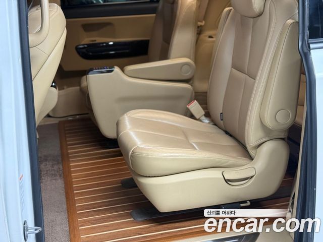 Kia Carnival Gasoline 9-Seater Hi-Limousine Noblesse Special 2020 — фото 17
