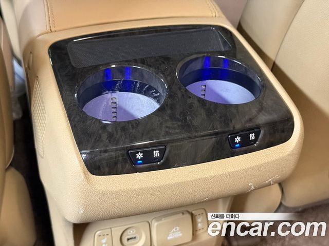 Kia Carnival Gasoline 9-Seater Hi-Limousine Noblesse Special 2020 — фото 19