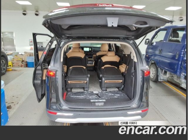 Kia Carnival (IV) Diesel 9-Seater Prestige 2023 — фото 17