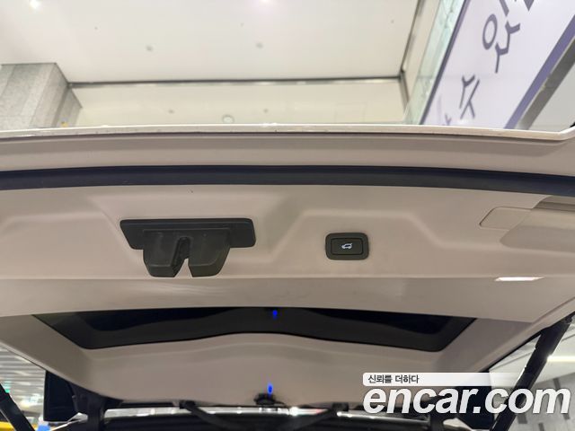 Land Rover Range Rover (IV) 5.0 SC Vogue SE 2013 — фото 7