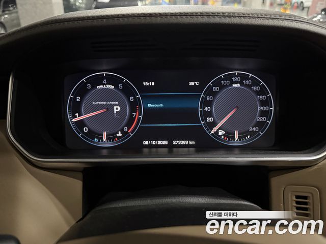Land Rover Range Rover (IV) 5.0 SC Vogue SE 2013 — фото 17