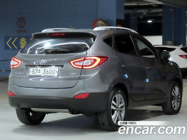 Hyundai Tucson ix Diesel(e-VGT) 2WD Smart special 2015 — фото 2