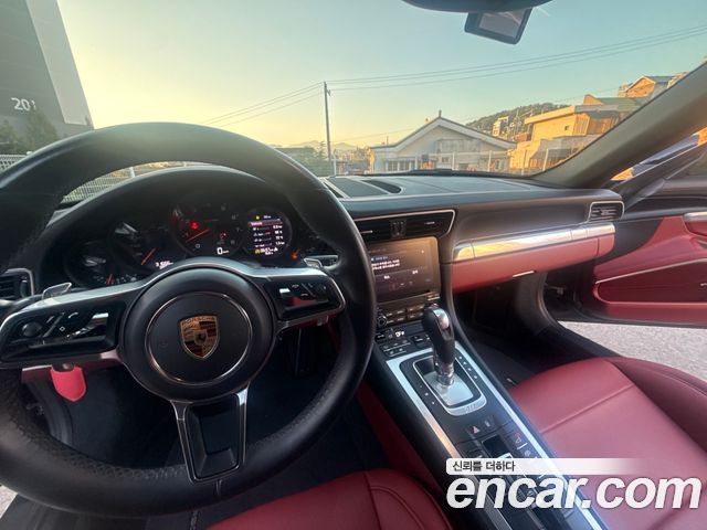 Porsche 911 CARRERA 4 CABRIOLET 991 2017 — фото 8