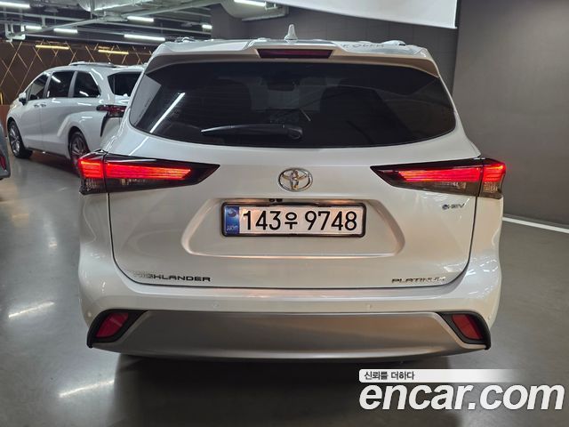 Toyota Highlander (IV) 2.5 4WD Platimum 2025 — фото 3