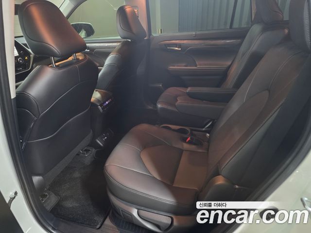 Toyota Highlander (IV) 2.5 4WD Platimum 2025 — фото 6