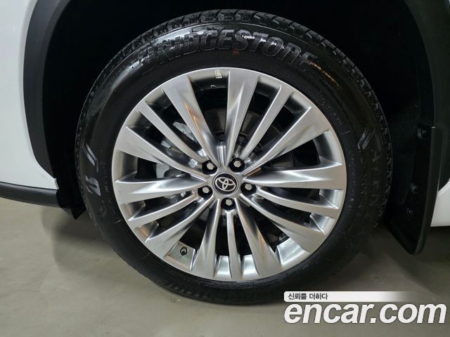 Toyota Highlander (IV) 2.5 4WD Platimum 2025 — фото 8