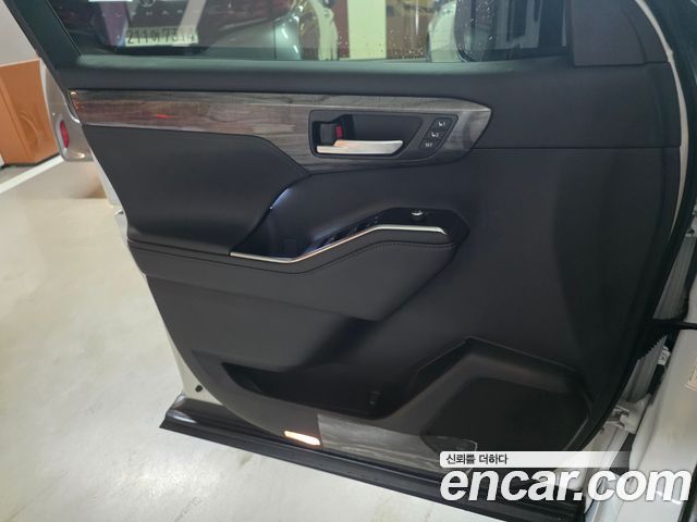 Toyota Highlander (IV) 2.5 4WD Platimum 2025 — фото 10