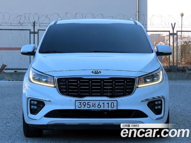 Kia Carnival 9-Seater Luxury 2019 — фото 2