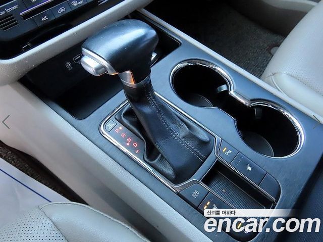Kia Carnival 9-Seater Luxury 2019 — фото 15