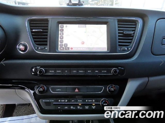 Kia Carnival 9-Seater Luxury 2019 — фото 17