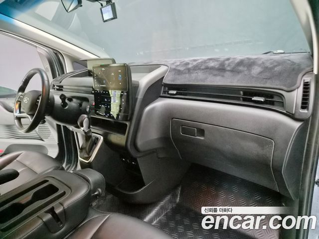 Hyundai Staria L3.5 Cargo 3-Seater Modern 2023 — фото 6