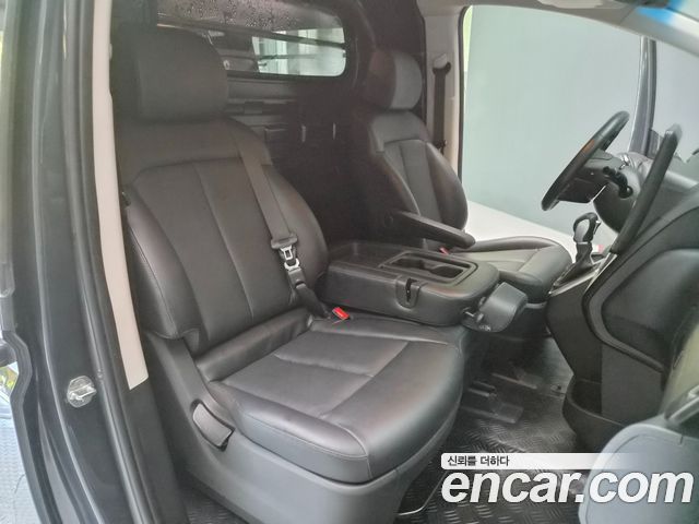 Hyundai Staria L3.5 Cargo 3-Seater Modern 2023 — фото 8