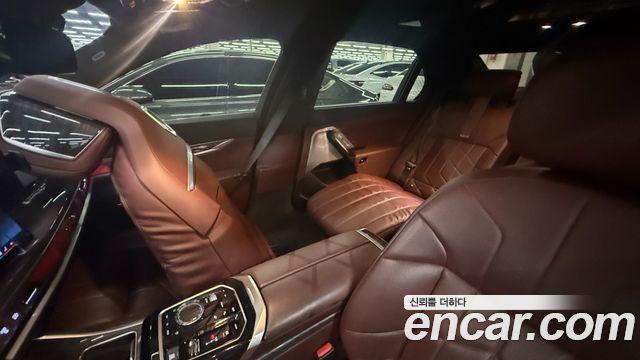 BMW 7 Series (G70) 740i sDrive M Sport 2023 — фото 6