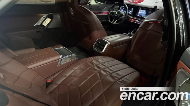 BMW 7 Series (G70) 740i sDrive M Sport 2023 — фото 18