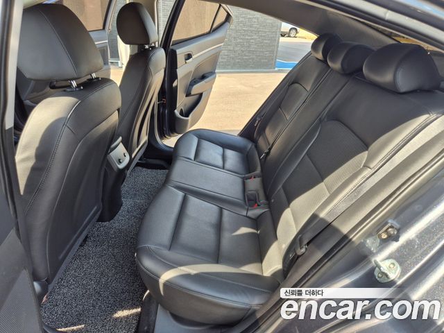Hyundai Avante (AD) 1.6 GDI Value Plus 2018 — фото 19