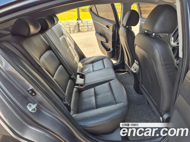 Hyundai Avante (AD) 1.6 GDI Value Plus 2018 — фото 20