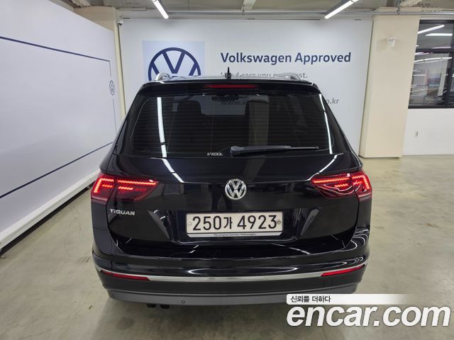 Volkswagen Tiguan (II) 2.0 TDI Premium 2020 — фото 4