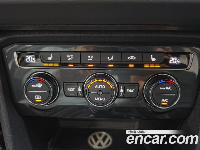 Volkswagen Tiguan (II) 2.0 TDI Premium 2020 — фото 17