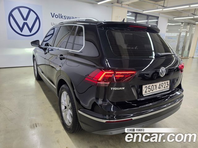Volkswagen Tiguan (II) 2.0 TDI Premium 2020 — фото 20