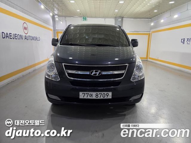 Hyundai Grand Starex 12-Seater Wagon CVX Luxury 2014 — фото 1