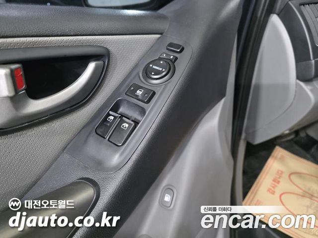 Hyundai Grand Starex 12-Seater Wagon CVX Luxury 2014 — фото 9