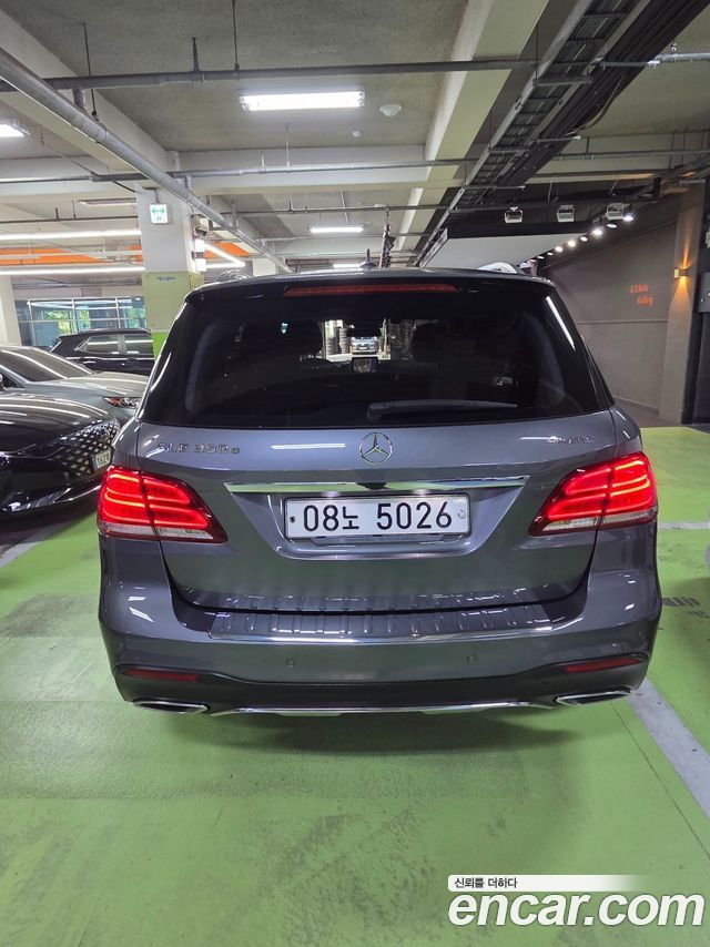 Mercedes-Benz GLE-Class (W166) GLE350 d 4MATIC Premium 2018 — фото 4