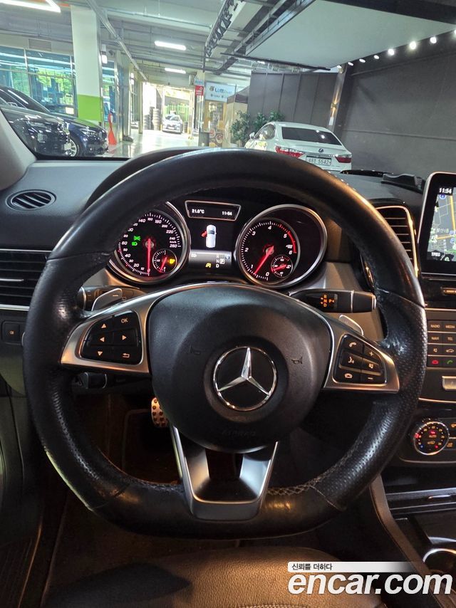 Mercedes-Benz GLE-Class (W166) GLE350 d 4MATIC Premium 2018 — фото 16