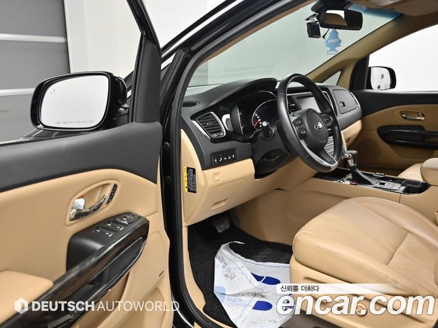 Kia Carnival 9-Seater Noblesse Special 2019 — фото 14