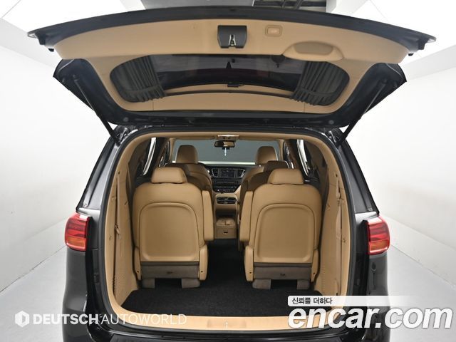 Kia Carnival 9-Seater Noblesse Special 2019 — фото 22