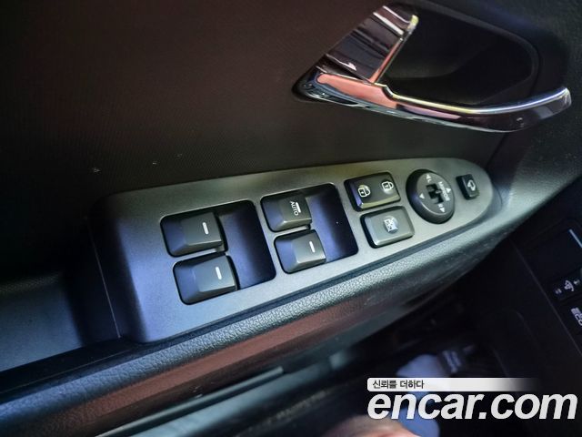 Kia Sportage R Diesel 2WD TLX Deluxe 2012 — фото 16